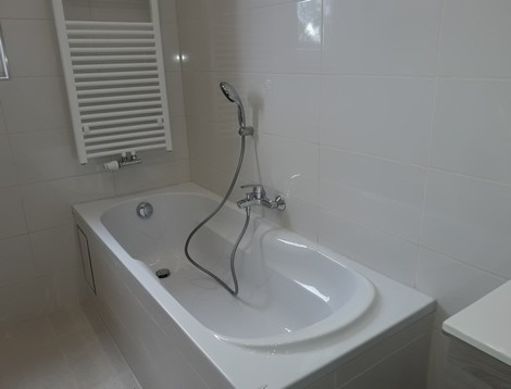 Pose de sanitaires dans une nouvelle salle de bain à Uccle